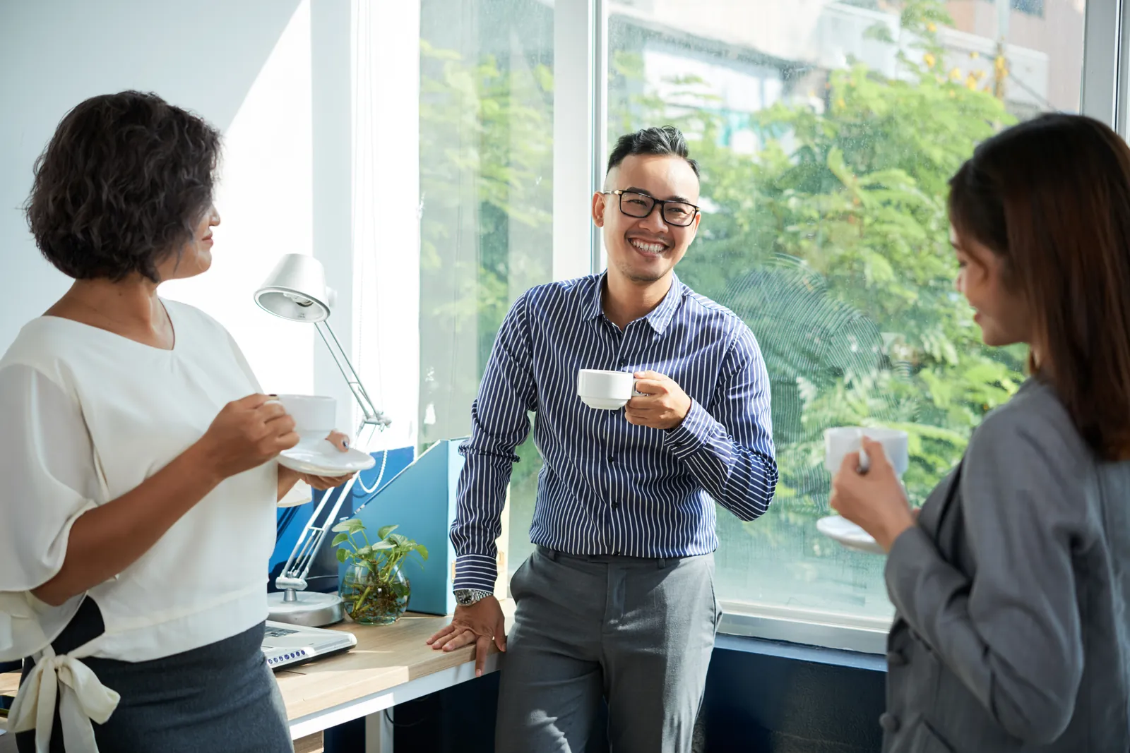 Small team huddles · the 4pm reset